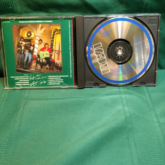 ⭐ BOGO ⭐ Alabama Christmas CD - Picture 5 of 5